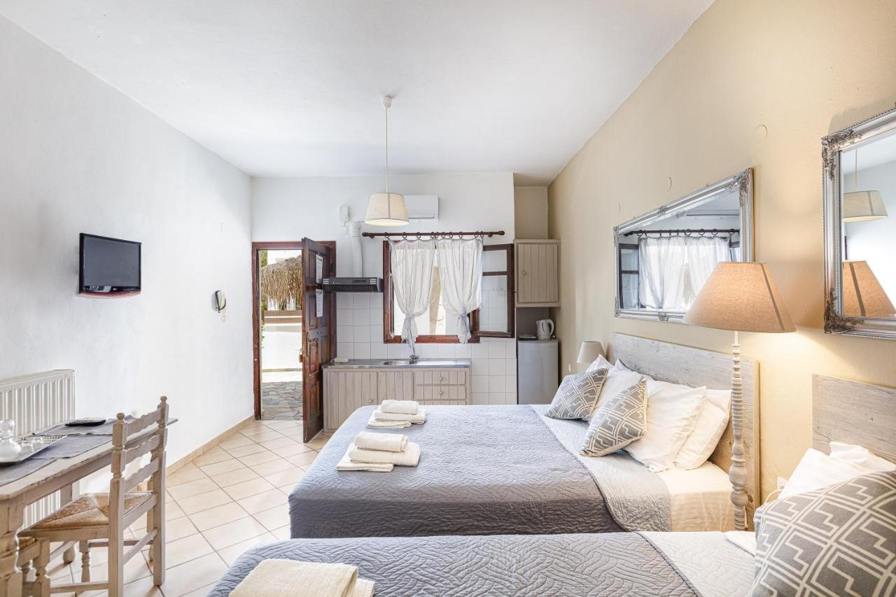 Pánormos Kasteli Studios & Apartments מראה חיצוני תמונה